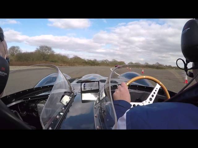 More information about "Videos: Jaguar Heritage Grace and Pace Driving Experience"